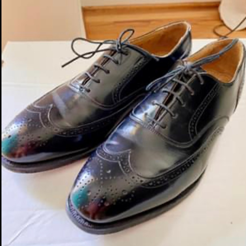 Johnston & Murphy wingtips size 8 D